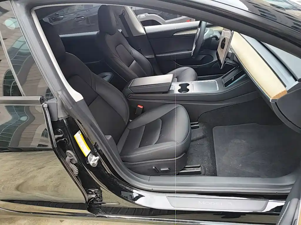 Tesla Model 3 — миниатюра 25