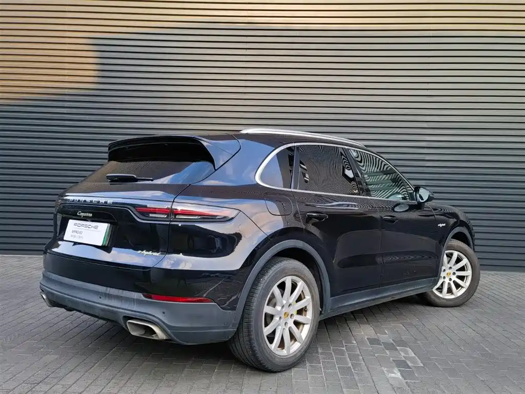 Porsche Cayenne Hybrid — миниатюра 8
