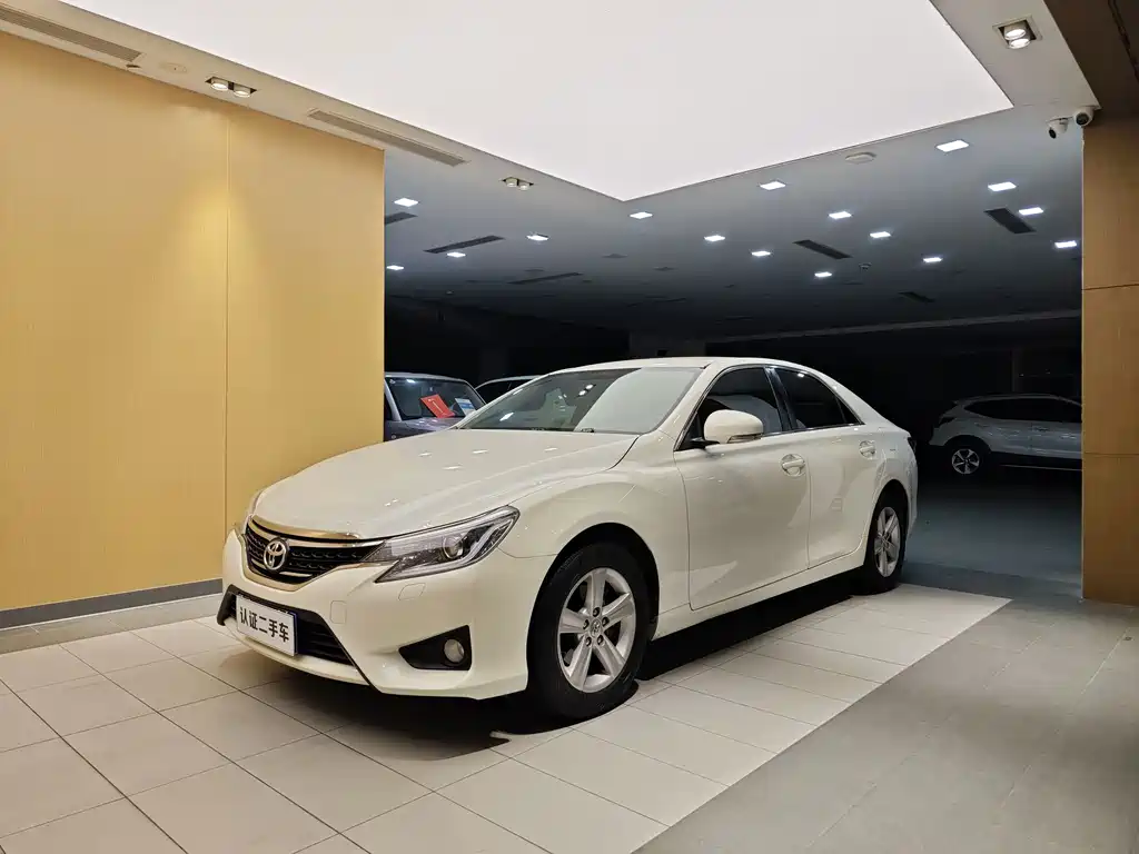 Toyota Reiz 2015