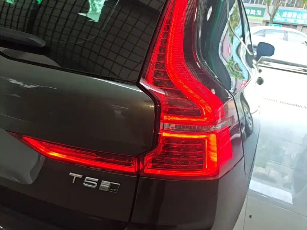 Volvo XC60 — миниатюра 8