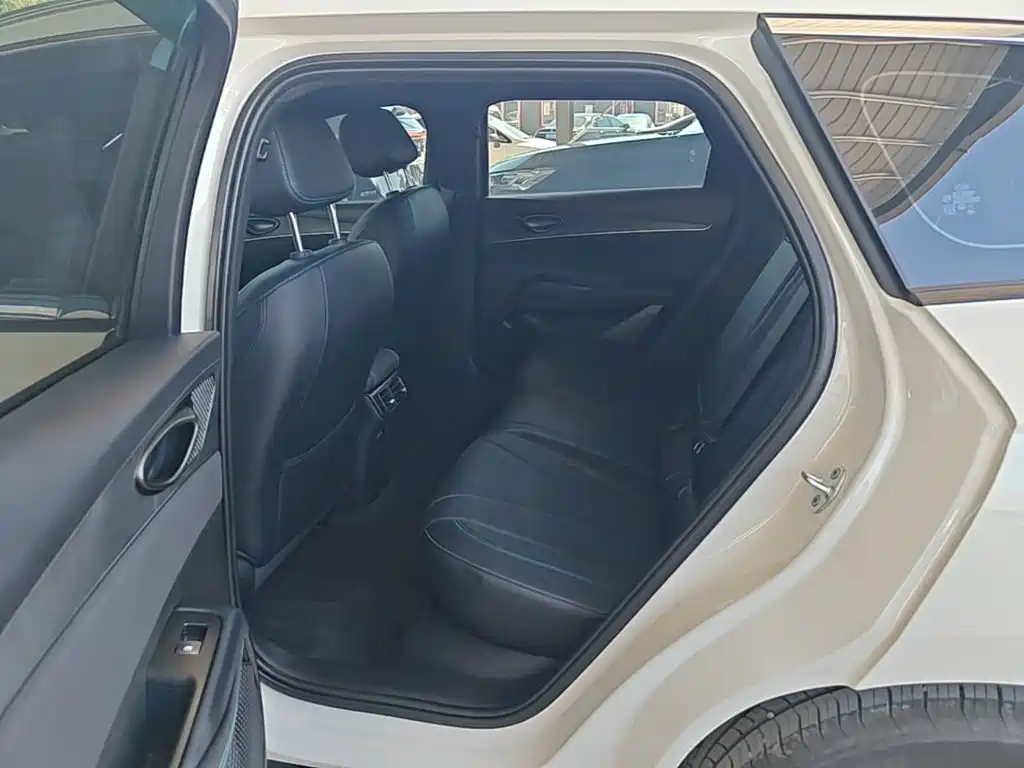 BYD Seal 06 DM-i Touring — миниатюра 17