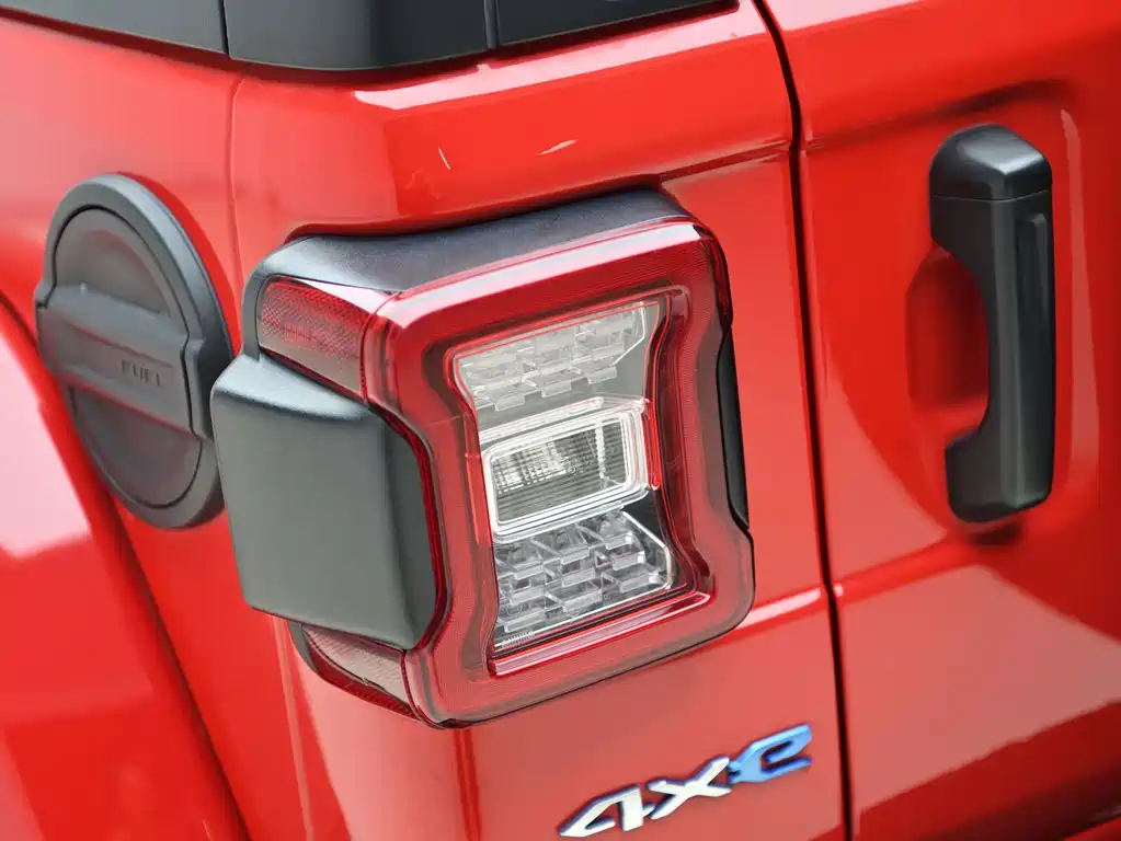 Jeep Wrangler PHEV — миниатюра 23