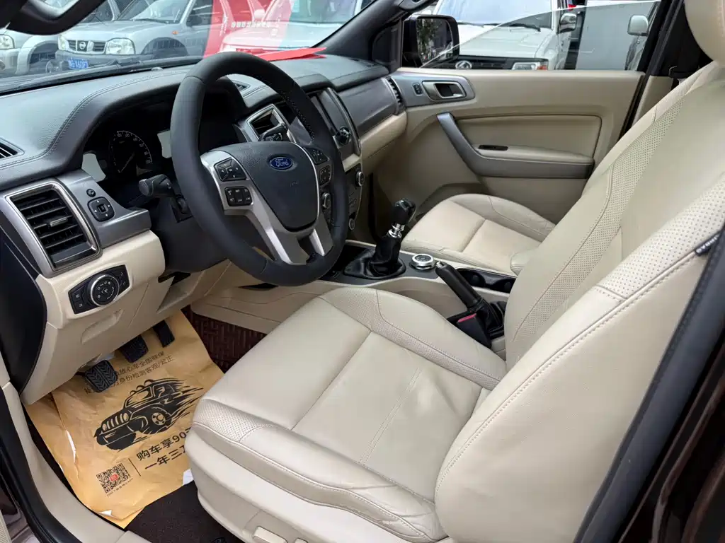 Ford Everest — миниатюра 4