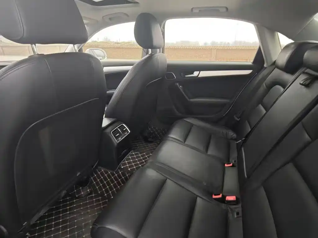 Audi A4L 2015 35 TFSI AT