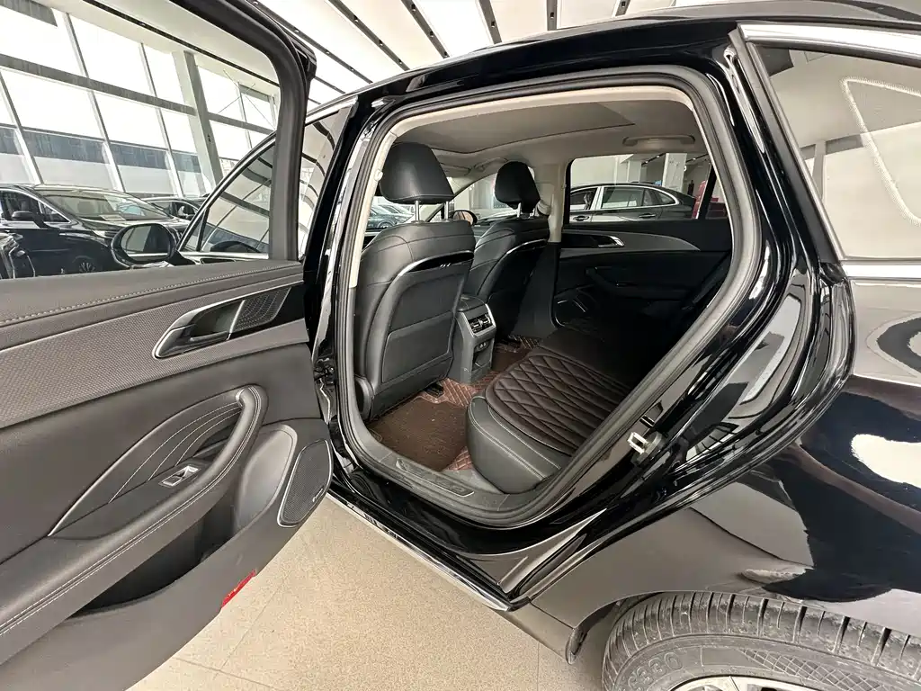 Hongqi Hongqi H5 — миниатюра 9