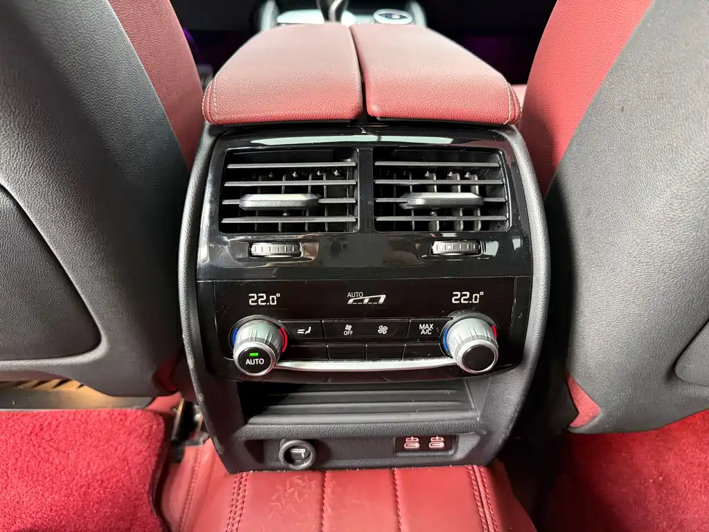 BMW 5 Series — миниатюра 11