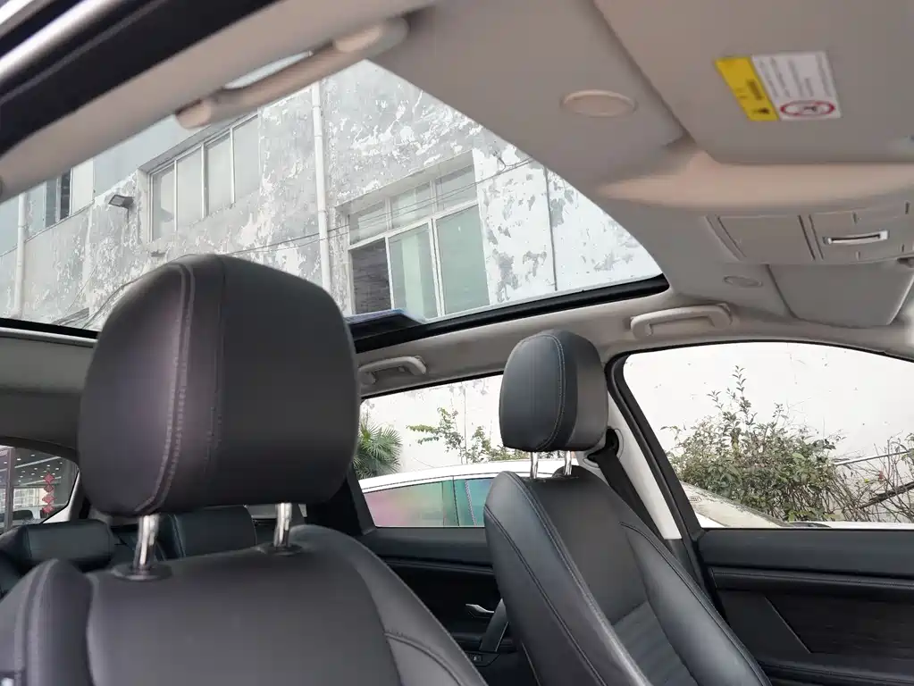 LAND ROVER DISCOVER SPORTS