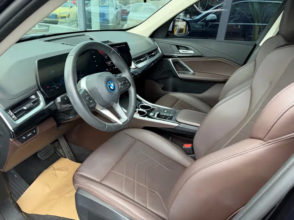 BMW iX1 — миниатюра 4