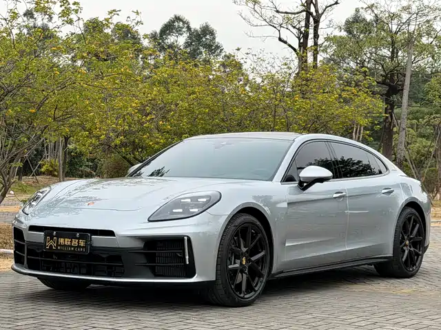 PORSCHE PANAMERA 2025