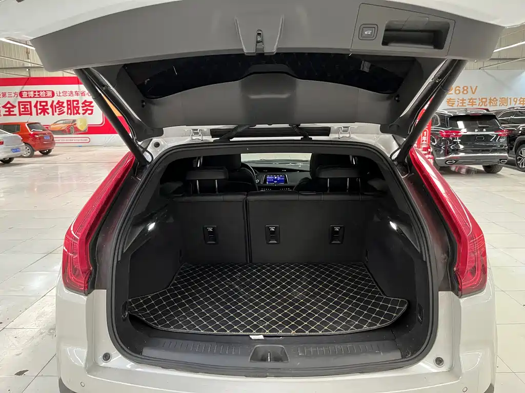 Cadillac XT4 — миниатюра 11