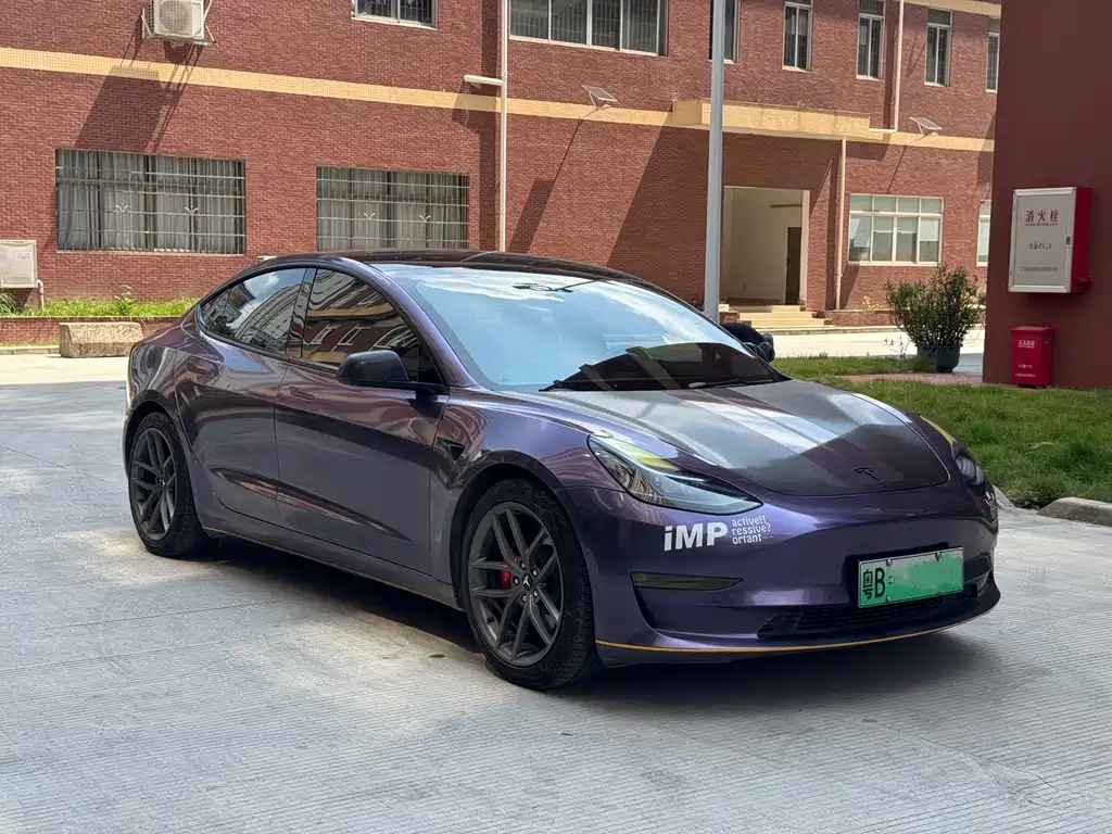 Tesla Model 3 — миниатюра 3