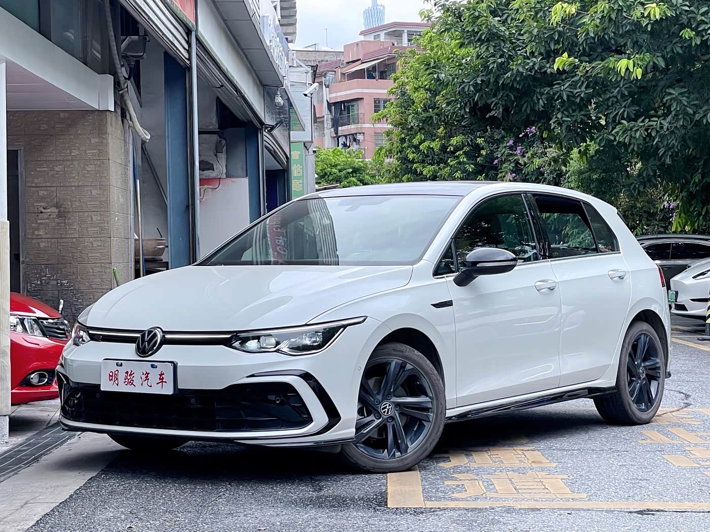 Volkswagen Golf 1.4 л 2023 г. Белый, пробег 46800 км