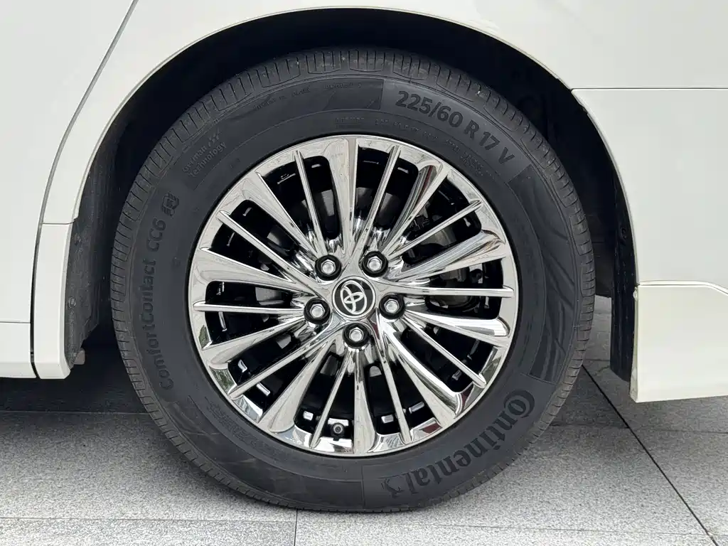 Toyota Alphard — миниатюра 24