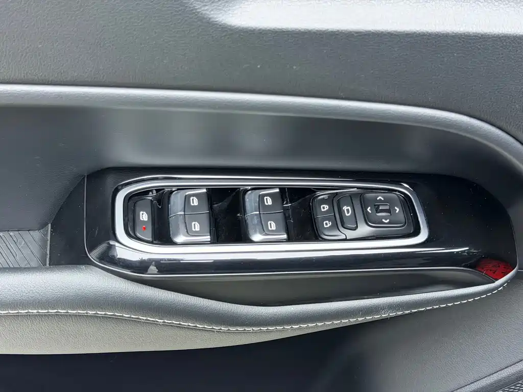 Wuling Victory — миниатюра 10