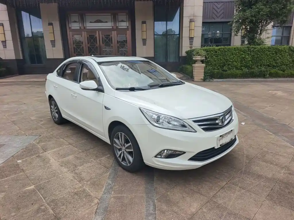 Changan Eado — миниатюра 4