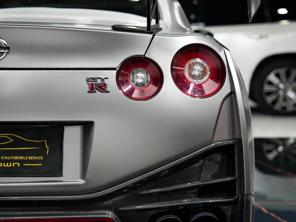 Nissan GT-R — миниатюра 30