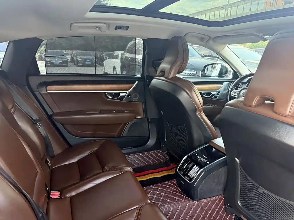 Volvo S90 — миниатюра 12