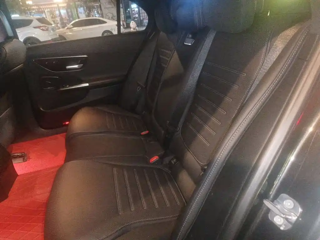 Mercedes-Benz C-Class — миниатюра 18
