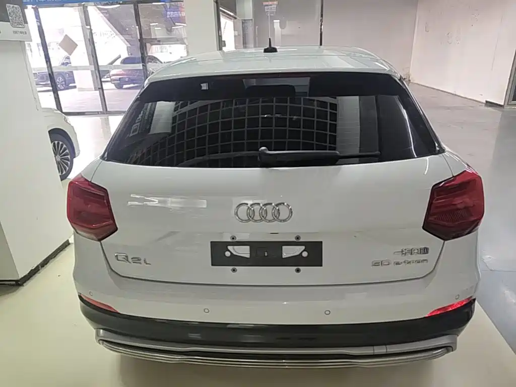 Audi Q2L e-tron — миниатюра 6