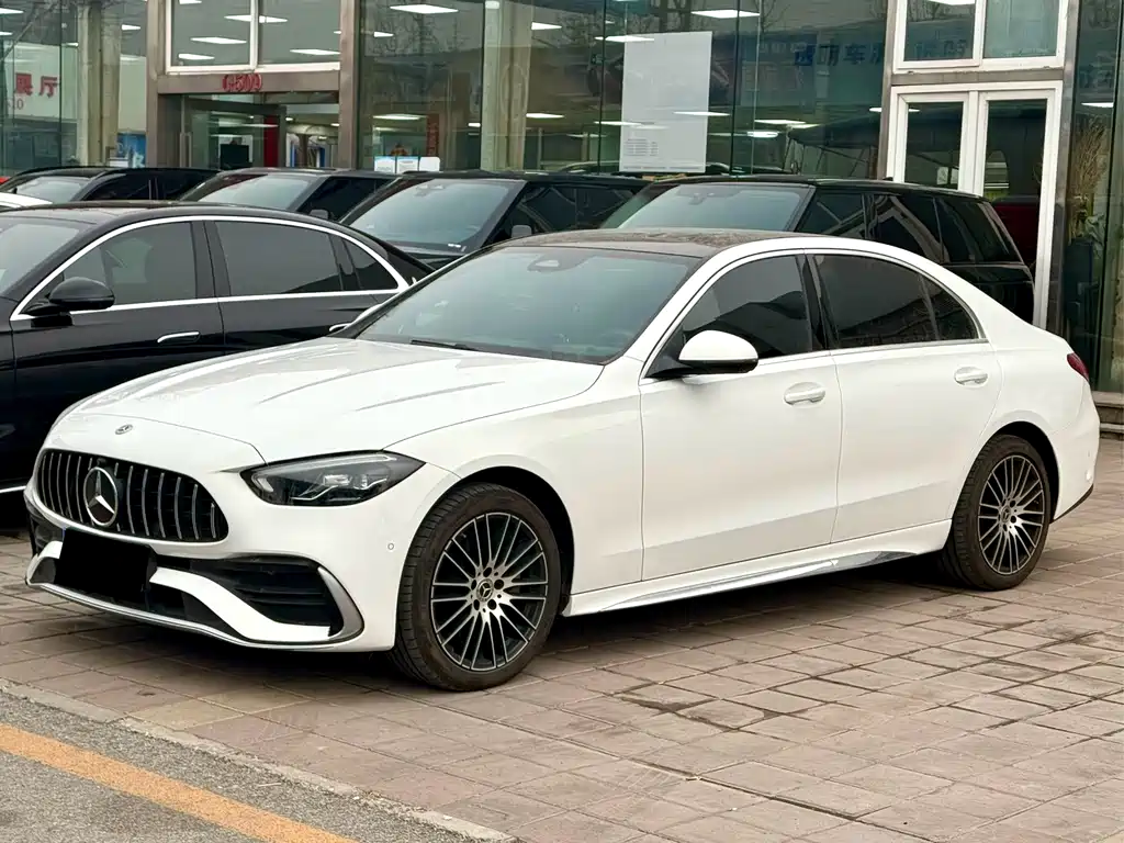 Mercedes-Benz C-Class 2024
