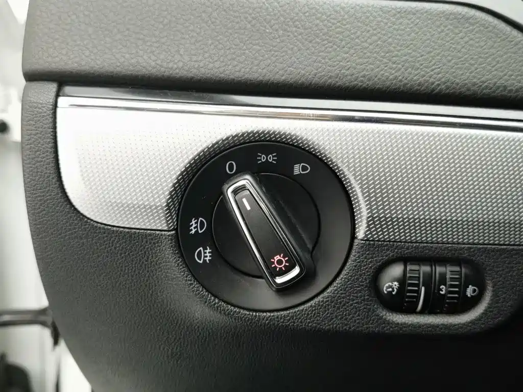 Volkswagen Sagitar — миниатюра 21