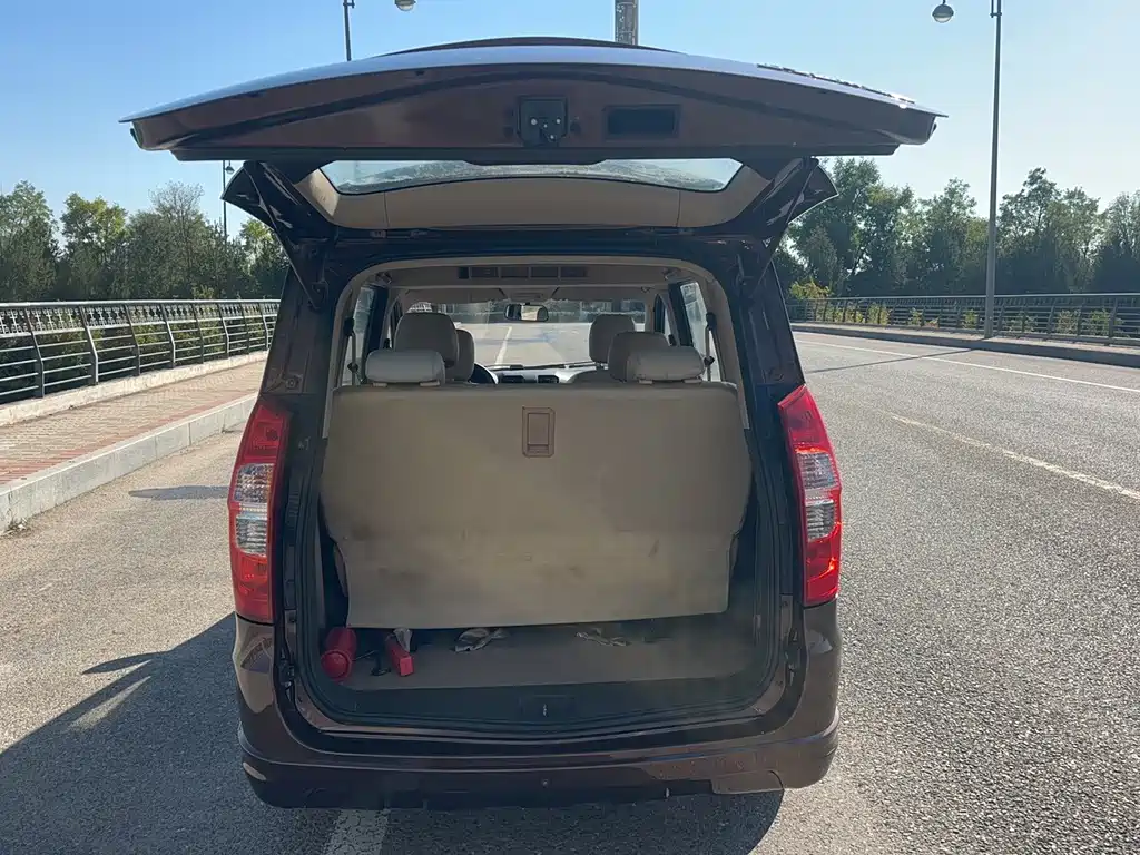 Wuling Hongguang — миниатюра 18