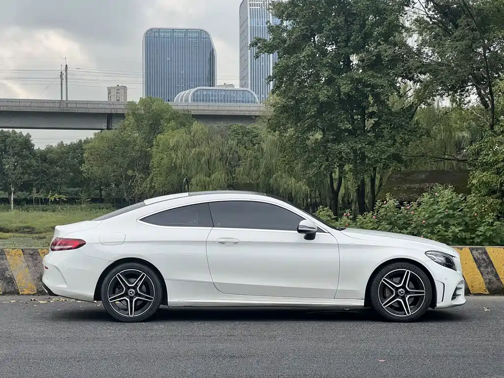 Mercedes-Benz C-Class (Import) — миниатюра 8
