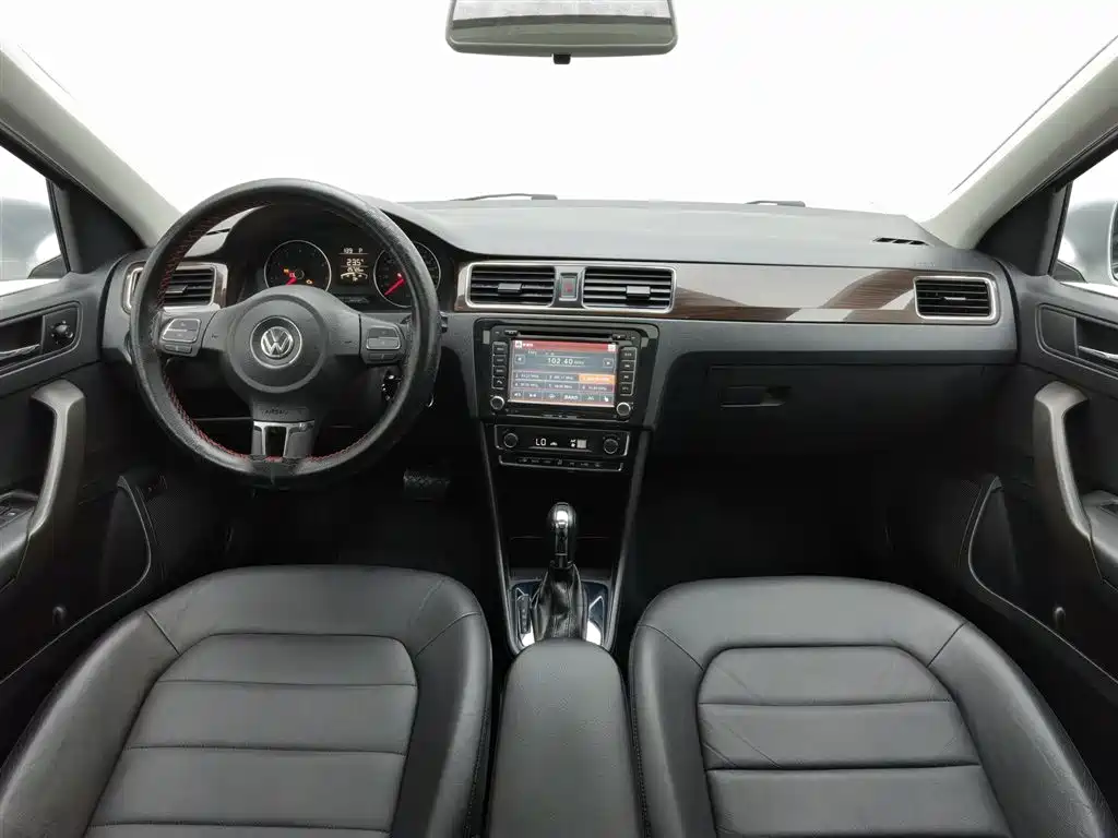 Volkswagen Santana 2013 1.6L AT Luxury