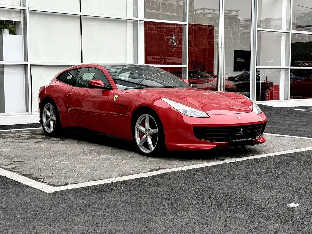 Ferrari GTC4Lusso 2017 3.9T V8