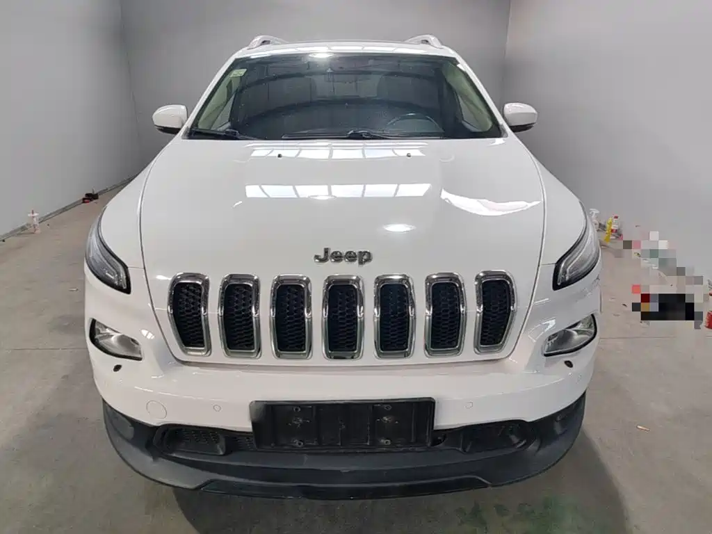 Jeep Cherokee (Import) — миниатюра 3