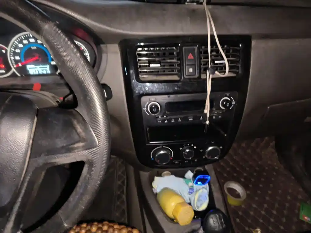 Wuling Rongguang V — миниатюра 6