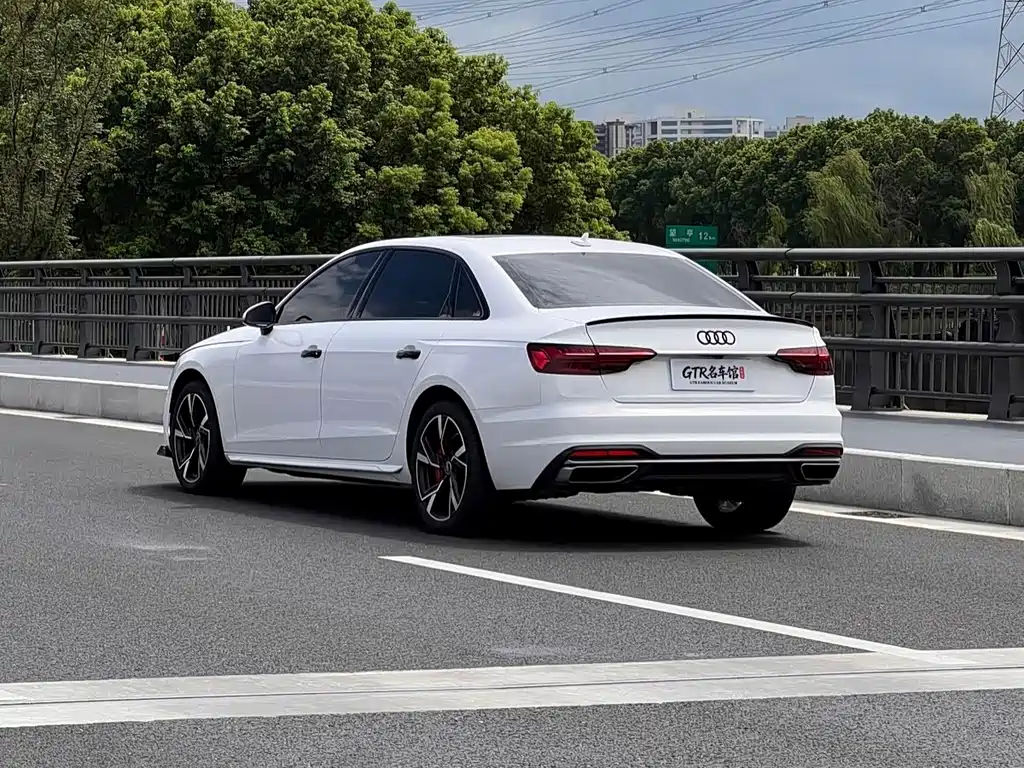 Audi A4L — миниатюра 11