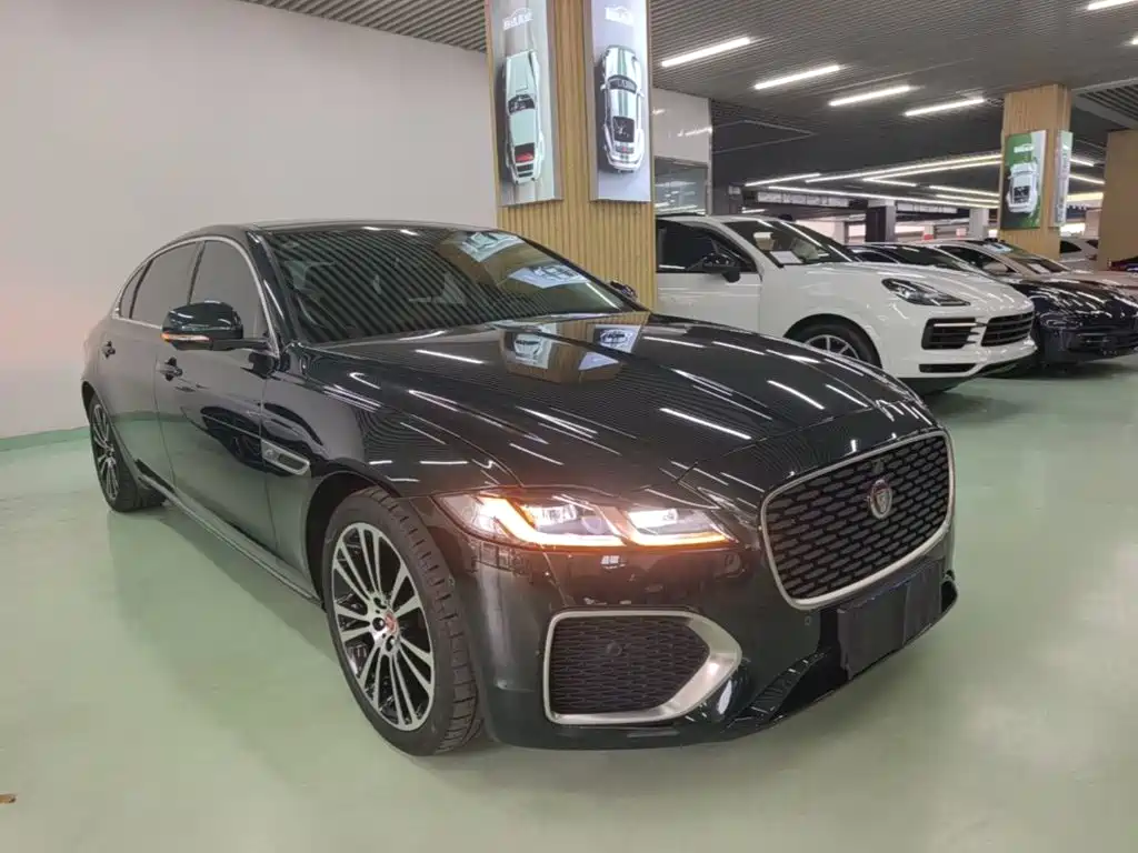 Jaguar XFL — миниатюра 4