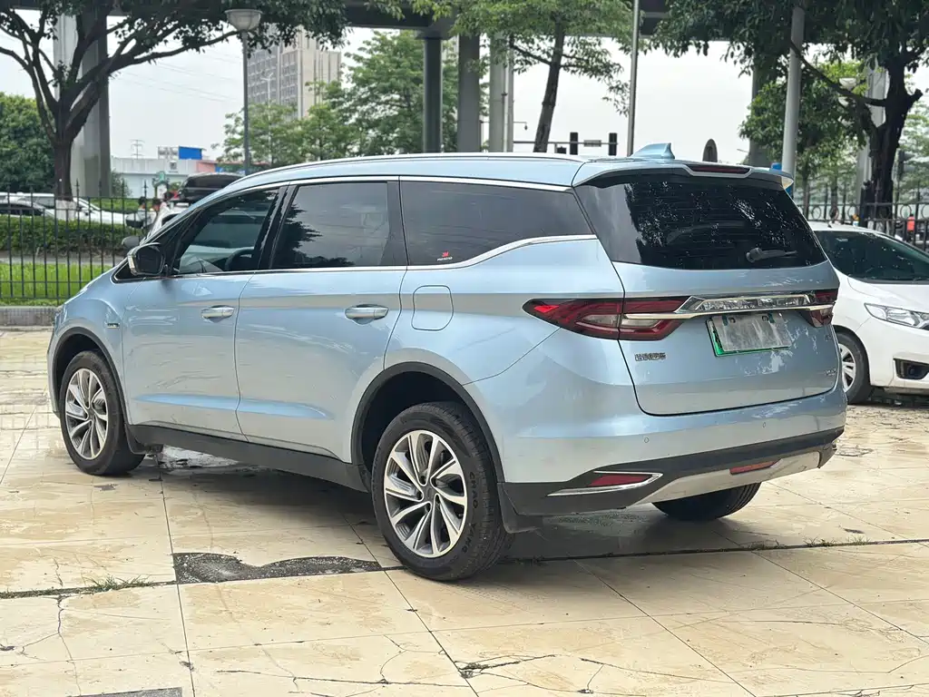 Geely Jia Ji New Energy — миниатюра 7