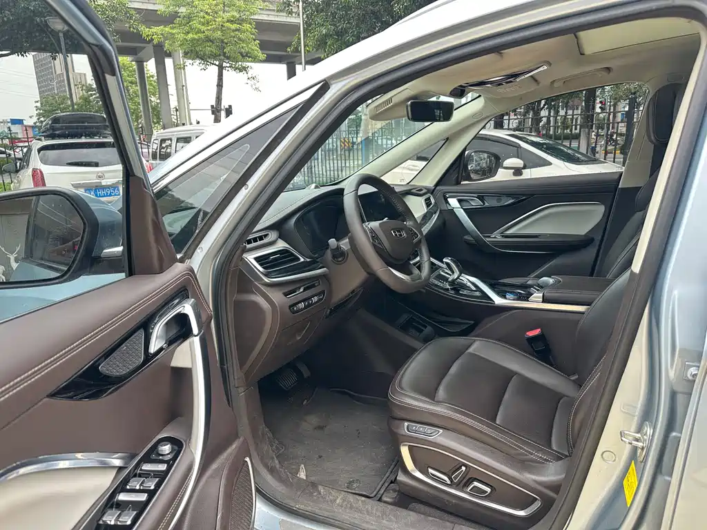 Geely Jia Ji New Energy — миниатюра 8