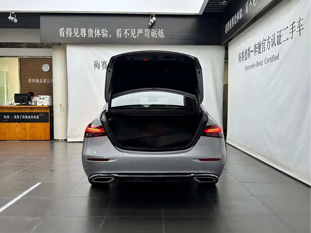 Mercedes-Benz E-Class — миниатюра 23
