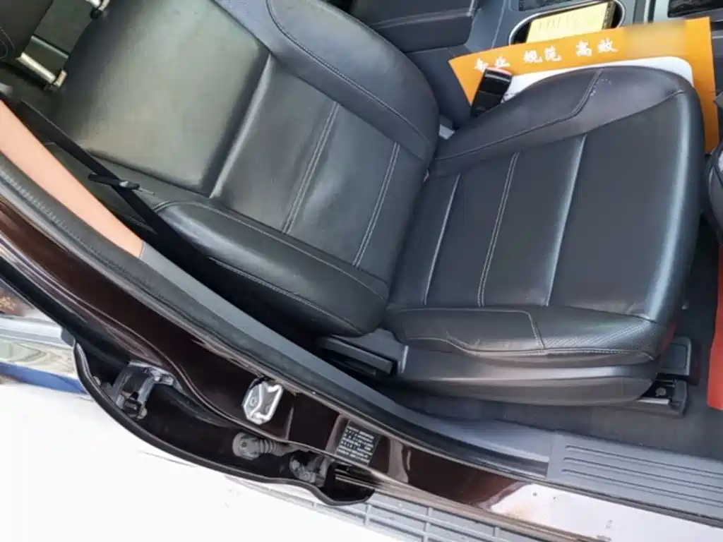 Ford Everest — миниатюра 25
