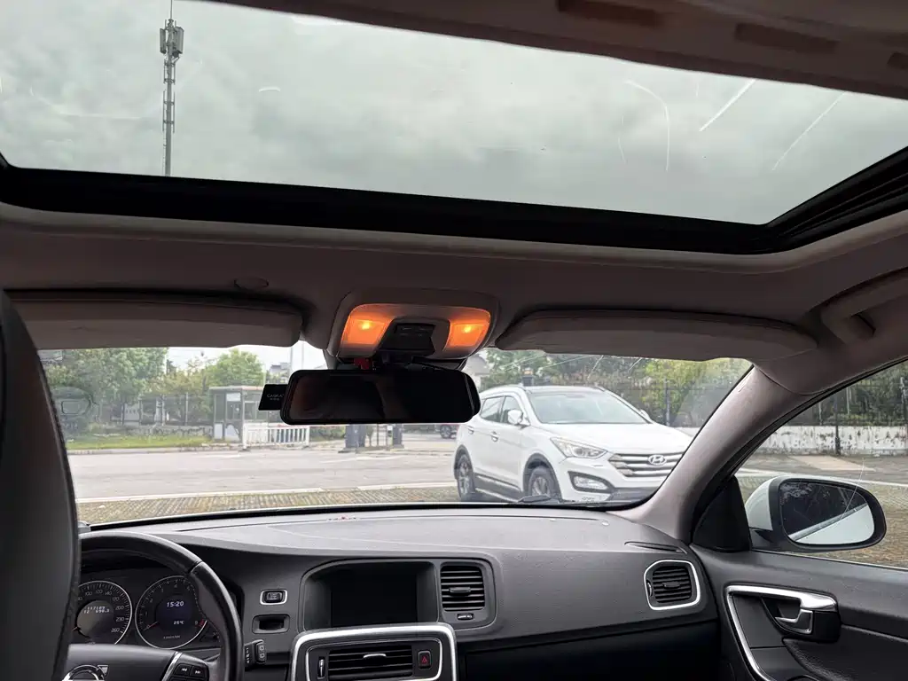 Volvo V60 — миниатюра 10