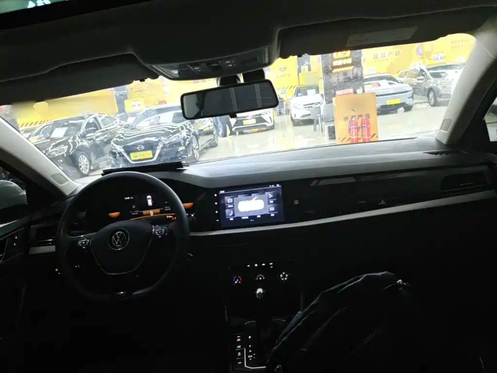Volkswagen Lavida — миниатюра 10