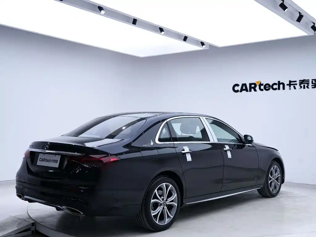 Mercedes-Benz E-Class — миниатюра 14