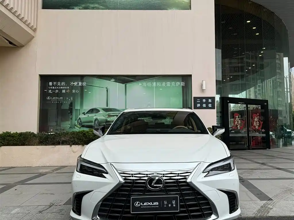 LEXUS ES