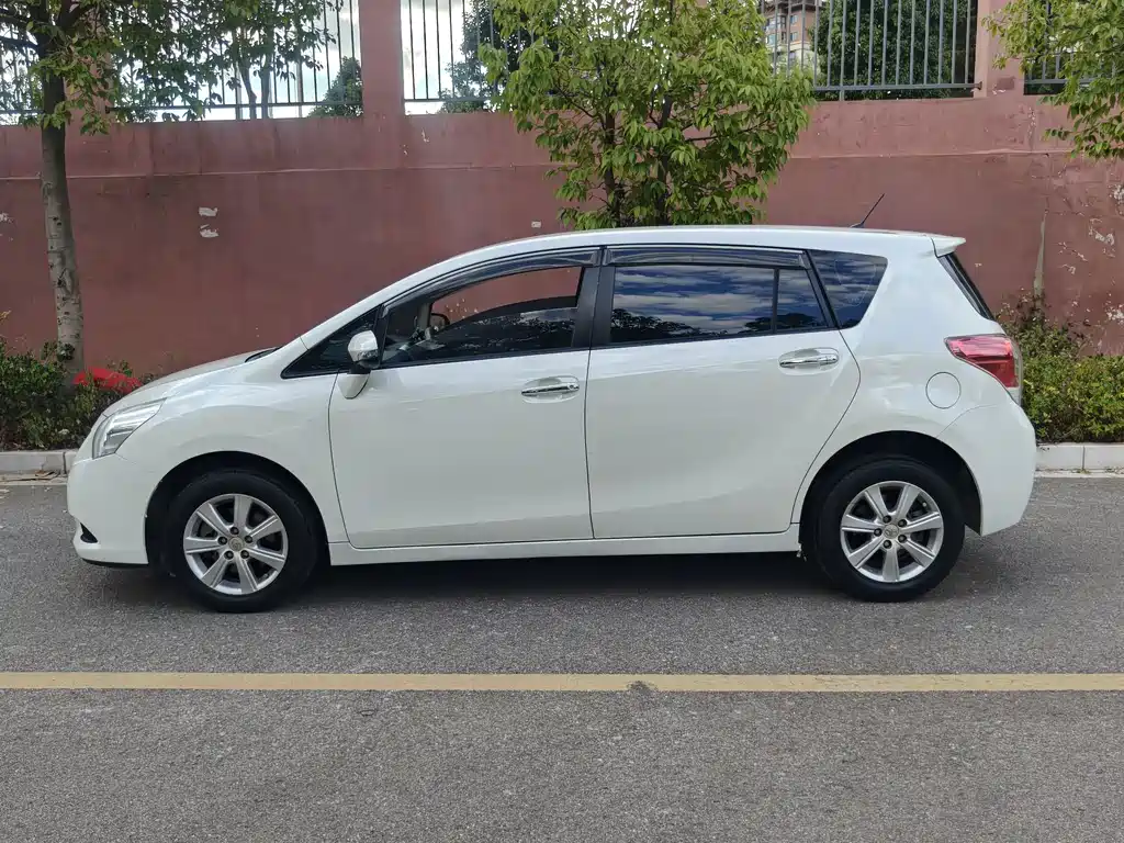 Toyota Verso — миниатюра 5