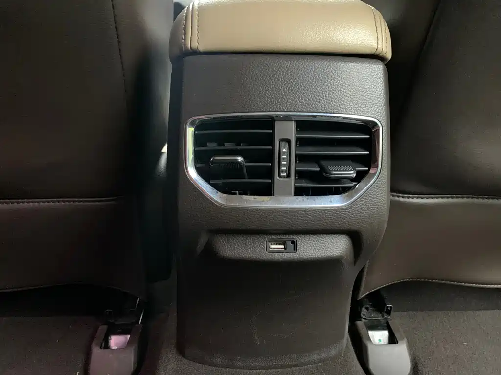 Baojun 310W — миниатюра 16