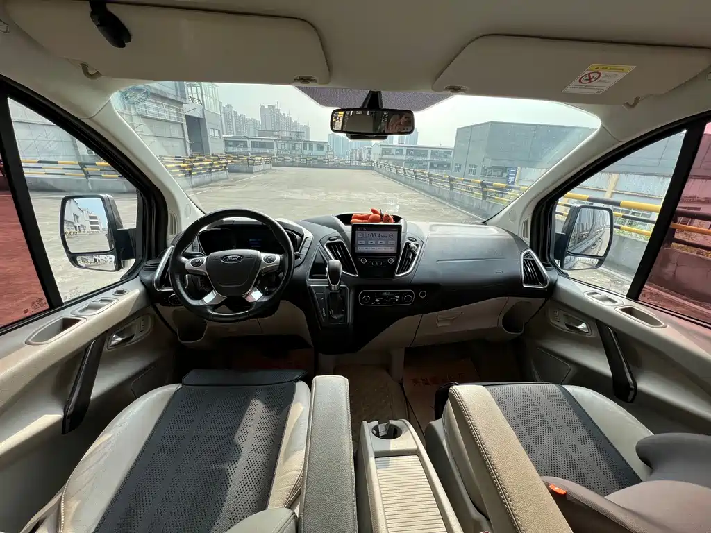 Ford Tourneo — миниатюра 8