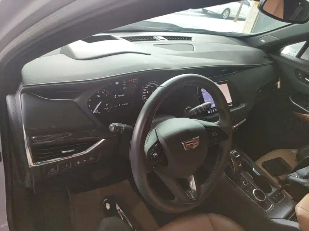 Cadillac XT4 — миниатюра 10