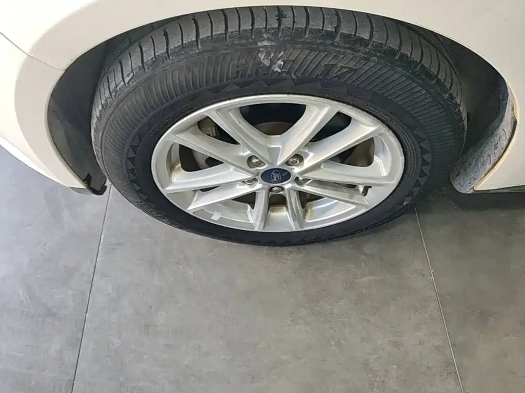 Ford Focus — миниатюра 23