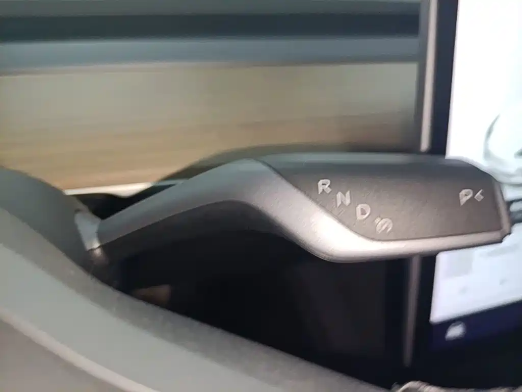 Tesla Model 3 — миниатюра 14