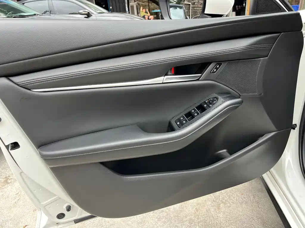 Mazda 3 Axela — миниатюра 7