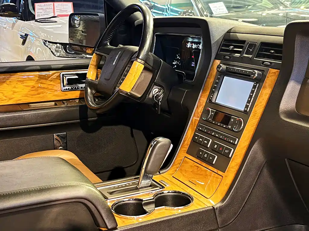 Lincoln Navigator — миниатюра 16