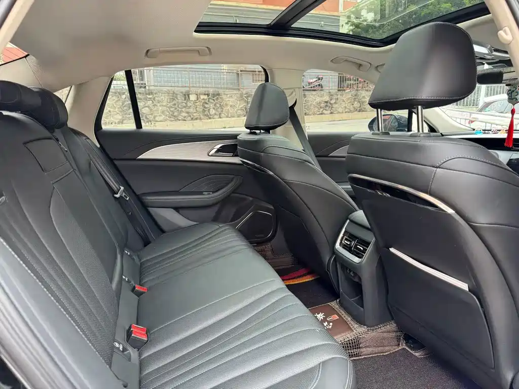 Hongqi Hongqi H5 — миниатюра 7